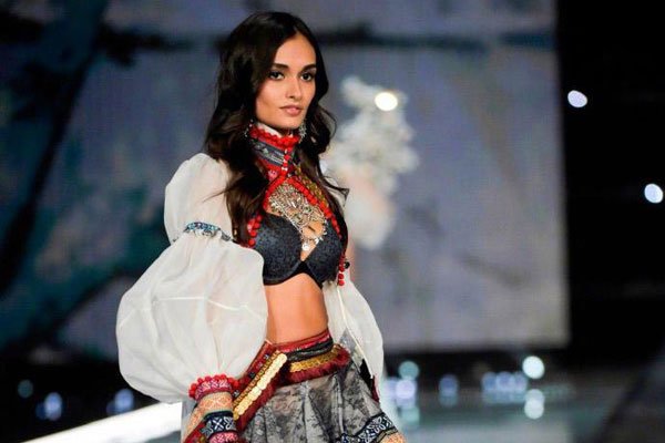 ������ά��ˤ���¼�����������˭ ����������ģ�ر�������