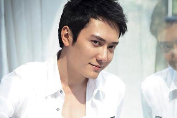 冯绍峰绯闻为什么那么多 合作的女演员太多总有CP绯闻