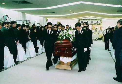 ÷�޷�������������ë���Ȼ ȥ��������������Ƭ