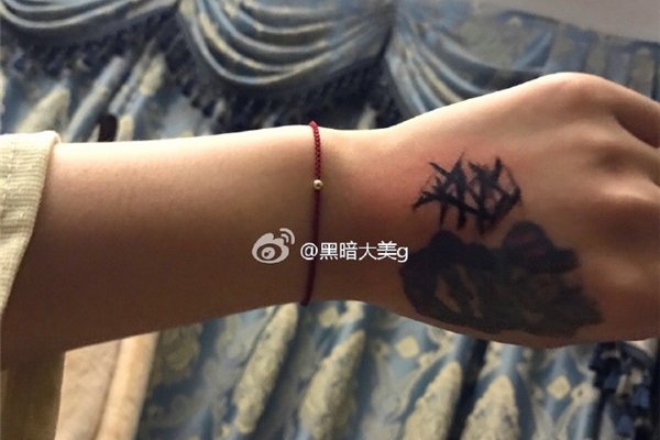 ���Ҽκ�������Ƭ Ϊ�˵������Ƶ�Ҳ��ƴ��