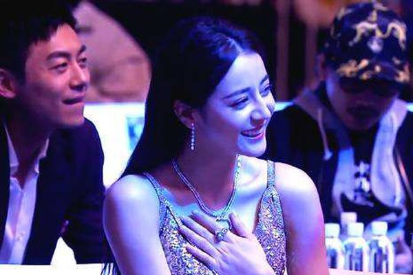 ϲ�������Ȱ͵������˽��� ÿ�γ�ϯ�������,�ش�Ҳ����ʵ