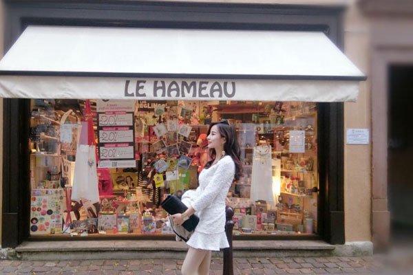 ������ľ��ĸ�����Ϣ���� ���ľ�����������Ը���ͼƬ