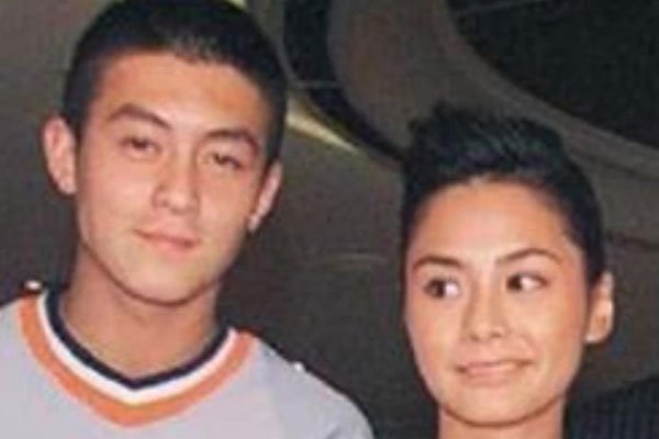 Ӧ�ɶ��¹�ϣ����ʷ ����Ʒ������С��ϲ����Ů��