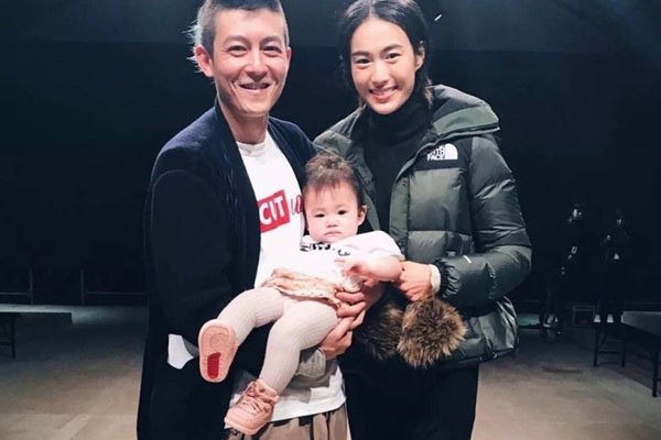 Ӧ�ɶ��¹�ϣ����ʷ ����Ʒ������С��ϲ����Ů��