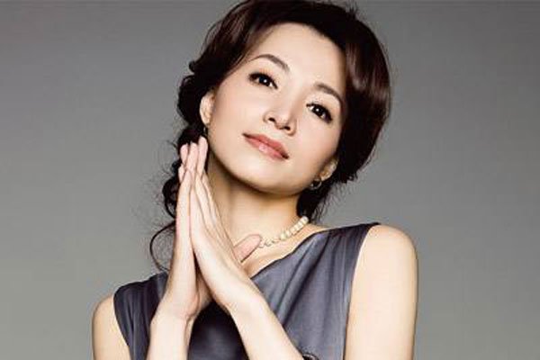 董卿个人资料及简历 在美国生了儿子是不是真的