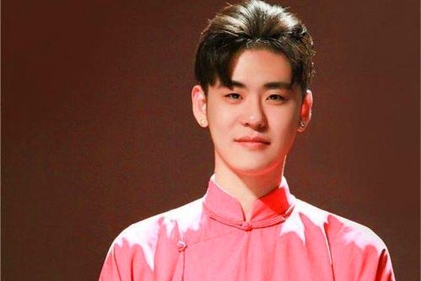 张云雷三庆园事件 粉丝因为太兴奋导致行为失控