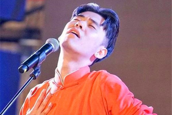 张云雷三庆园事件 粉丝因为太兴奋导致行为失控