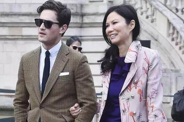 邓文迪个人资料及简介 与默多克在一起生活几年