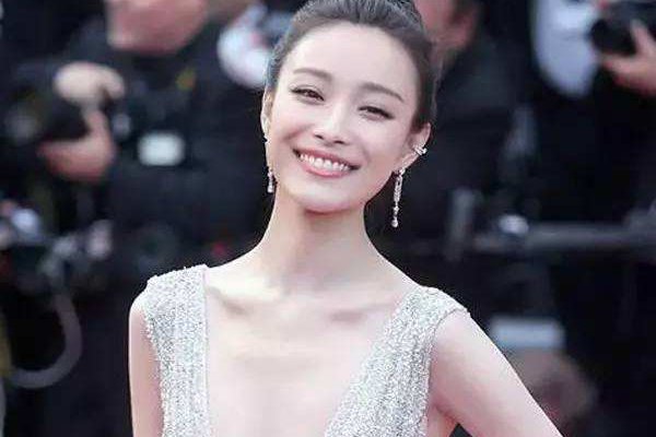 ���������Ų������������ ɦ��Ū�˵ľٶ����������������