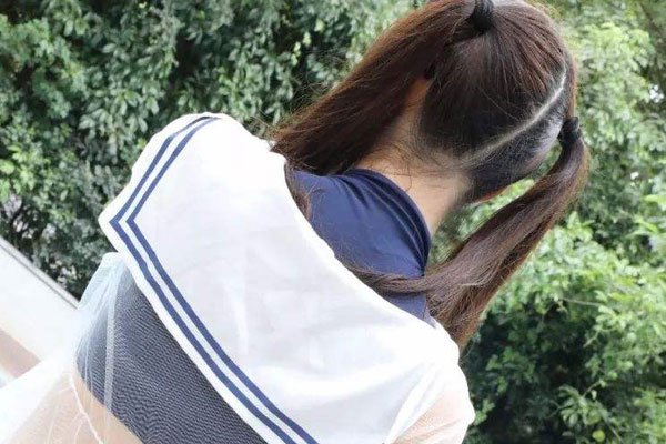 工口小学生赛高性感照 cos画风真的有点不敢恭维