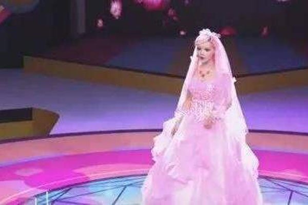 芭比迪丽拉原来的样子 整过容嘛整容前照片