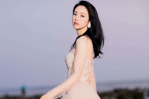 ��诸��������ͬһ��? ���������谸��Ů������˭