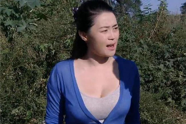 关婷娜为什么说她是本山座驾 身材太有料有心胸