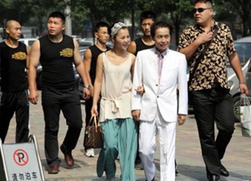 ��������һ�θ���˭ ��������˭�Ϲ���