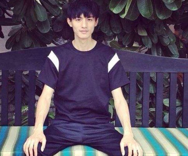 ����¶����Ƭ �Ժ����Ĵ������ε���̬