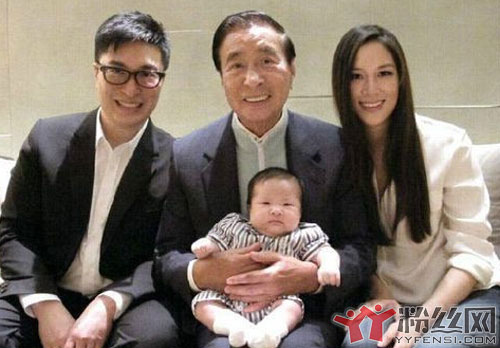 李兆基与李嘉诚的关系 给儿子起名李家诚是何居心