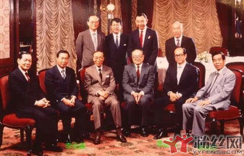 李兆基与李嘉诚的关系 给儿子起名李家诚是何居心