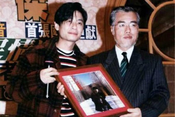 2001¶¼ 걻¶񲻸ҹ¶