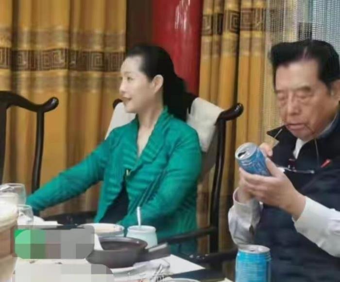 ˫뽯ӢĹ¿󳹵 һƽ˫