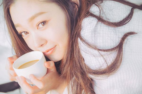 ��һ��Ů������˭? ������һ������֤?