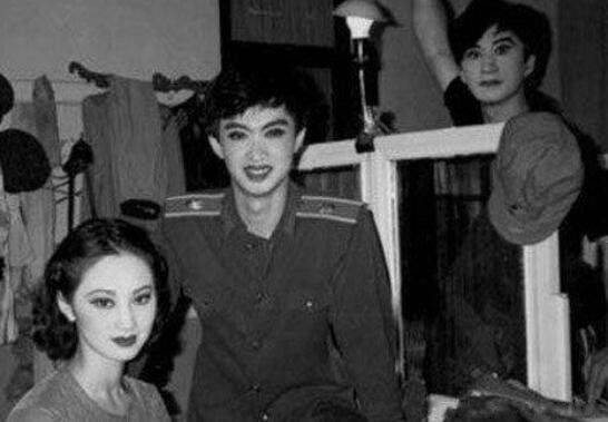 ���Ǽ����������ϼ��������Ů ��ʼ�������������Գ�Ů����