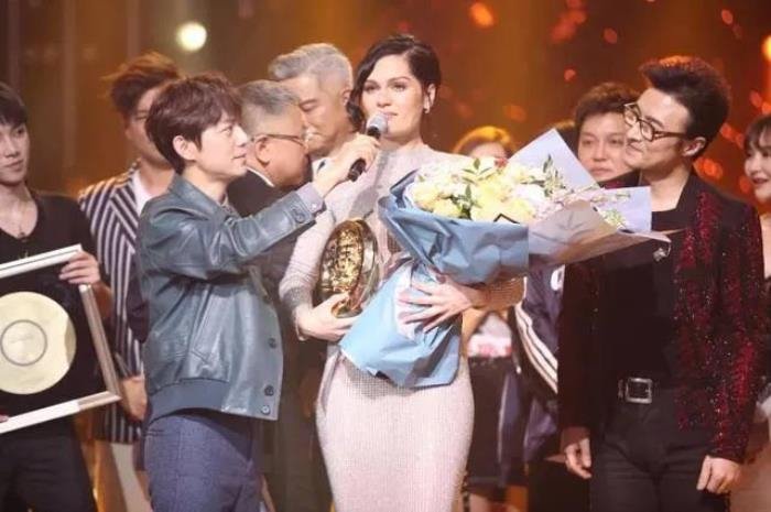 ���Ǹ�������ھ��������� �ٰ�˼���������¸���