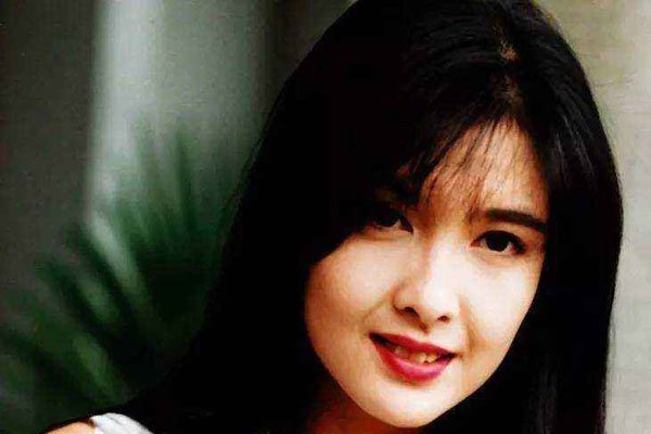 �ܻ������ѵþ������� ��Ů������һ�һЦ��������