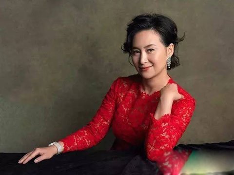 陈百强与何超琼的恋情故事 扶棺哭的死去活来:陈百强死亡真相