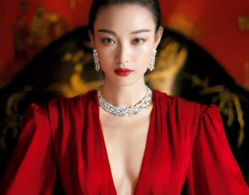 Ů��������ͷ��˭ �ƺ����������ݵ������Ѿ���Ȼ�ͷ��ܷ�