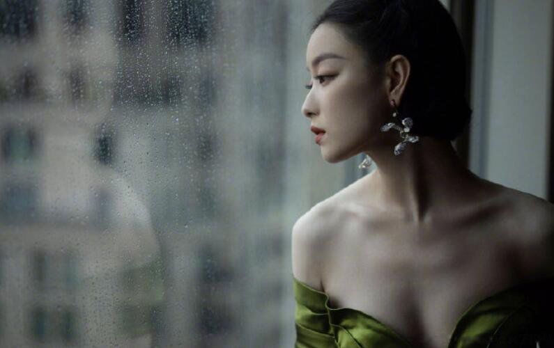 Ů��������ͷ��˭ �ƺ����������ݵ������Ѿ���Ȼ�ͷ��ܷ�