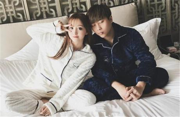 uu赵梦玥一血到底是谁拿的 PDD拿了电竞公车uu的一血事件