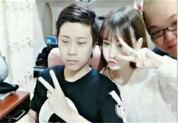 uu赵梦玥一血到底是谁拿的 PDD拿了电竞公车uu的一血事件