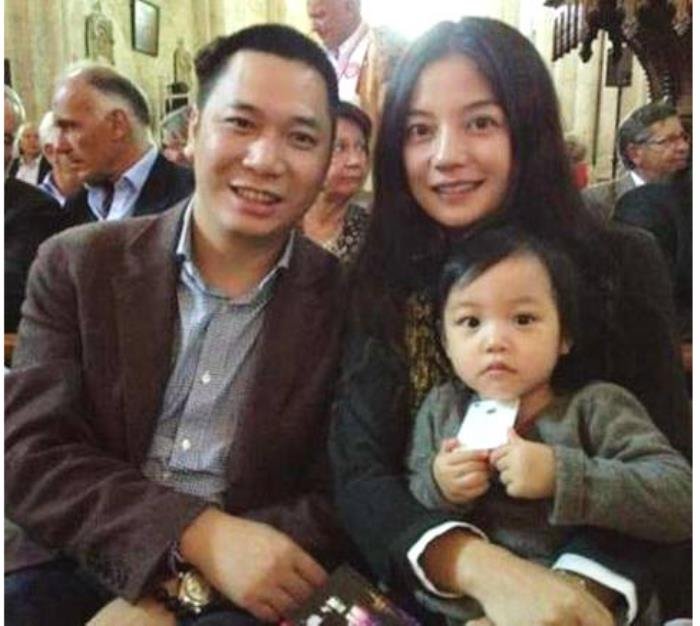 赵薇被离婚了吗 与富豪老公黄有龙好像婚变了