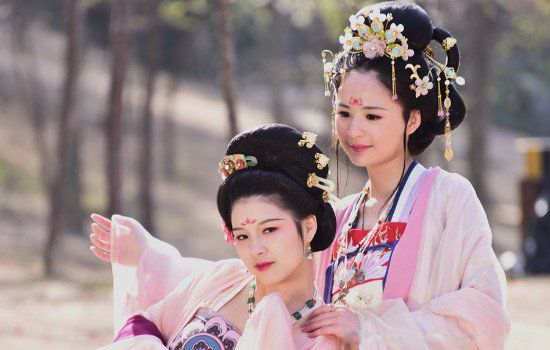 ������Ķ�Ů�б� 35����Ů�����Ķ����Ƿֱ��ʲô����