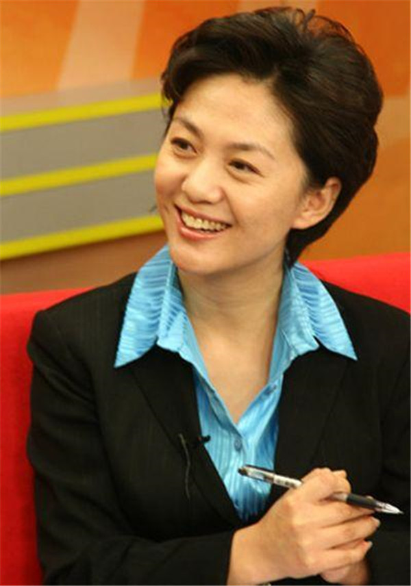 王宁女主持人简介 中央台男主持人王宁的老婆刘春燕