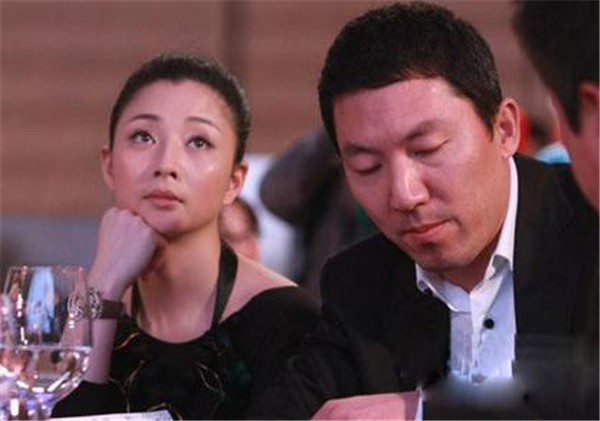 殷桃的三任丈夫 几次失败恋情:殷桃现任丈夫李金羽个人资料