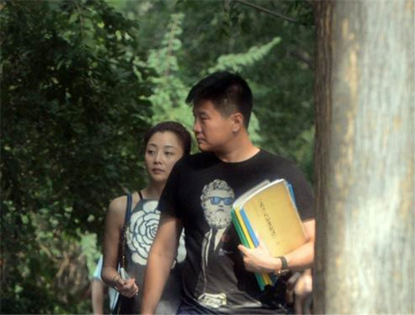 殷桃的三任丈夫 几次失败恋情:殷桃现任丈夫李金羽个人资料