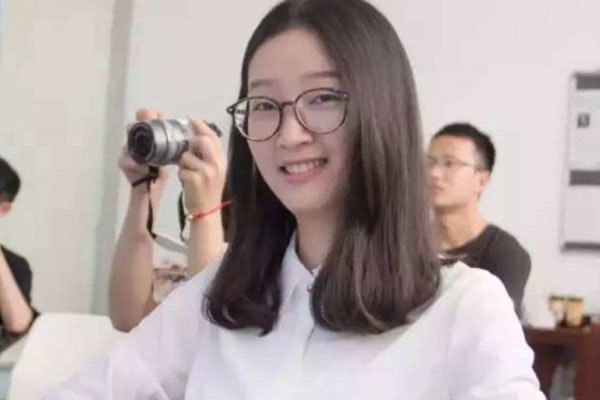 ��ӨӱͼƬ�����ڰ��� ����������ʱ����尾����