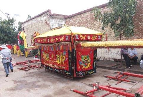 �μ�����Ůʿ��ʲô�·����� ���Դ�ȹ���𣿺�ɫ����ȹ���ʺ�