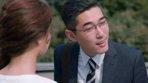 ���еı��ֺ͵������� �б�������һ�����������