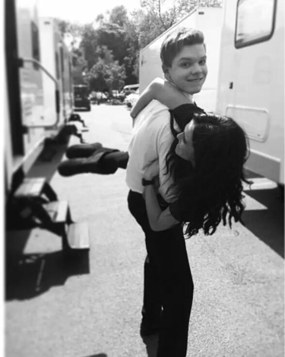 ��÷¡Ī�ɺ���ֱ���� ͬ��������÷¡Ī�ɺ�Ů������˭