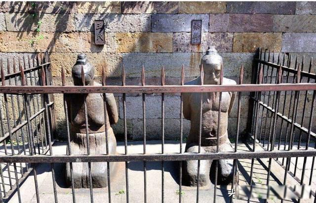 ����Ĺǰ���ŵ�����˶���˭ �����Ϊ�β�����(С���ײ���)