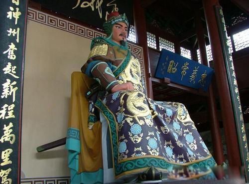 ����Ĺǰ���ŵ�����˶���˭ �����Ϊ�β�����(С���ײ���)