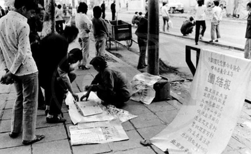 ��ү������Ϊʲô������ ��үС˵���߰��Լ�����д��ȥ��ץ