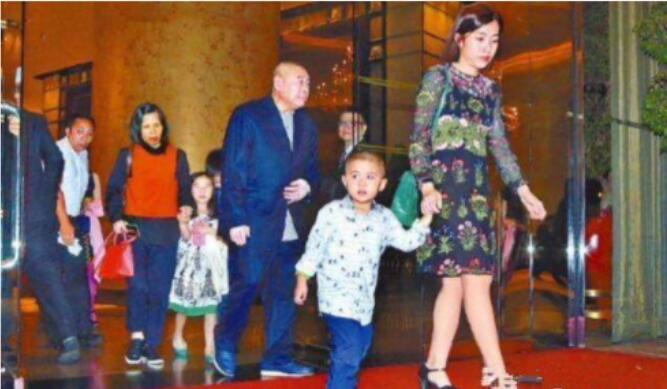 �ʱ�Ϊʲô������������ �ʱȸ����������ۻ�������˭��