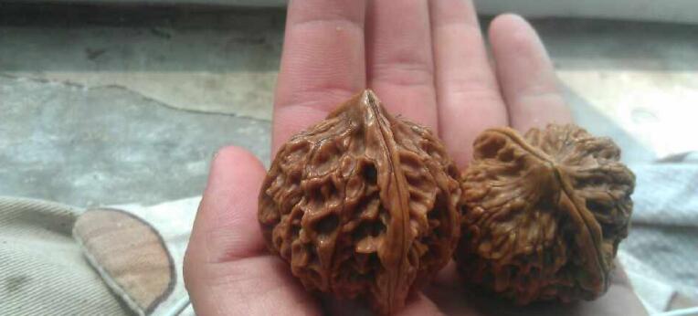 ����һ��һСֵ������ �Ͻ��������������һ��һС��������