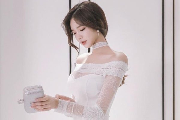 Ů�����ִ��ְ׵����� һ���ز����Գ����������������