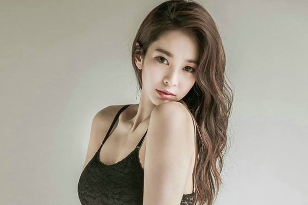 Ů�����ִ��ְ׵����� һ���ز����Գ����������������