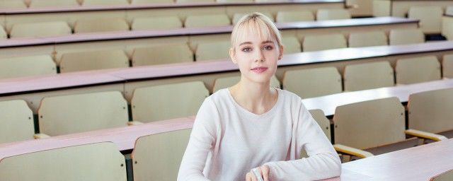 Ӣ���Ķ����ж�� ����Ӣ���Ķ�������Ǯһƥ(�ܺ���)