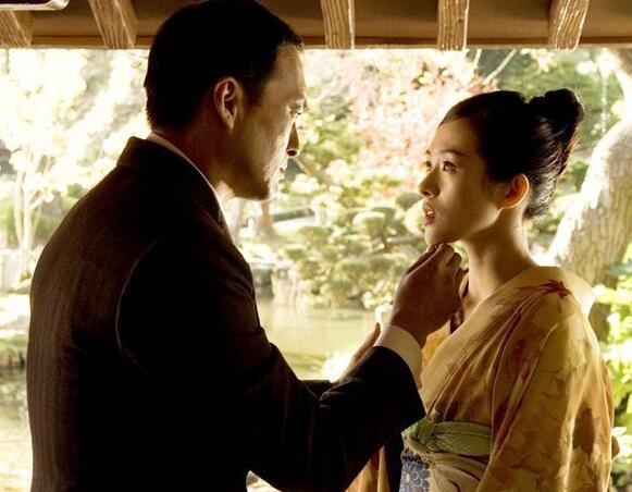 Сǧ�����۾��������ģ� ��ʵ�������۾����������ɫ